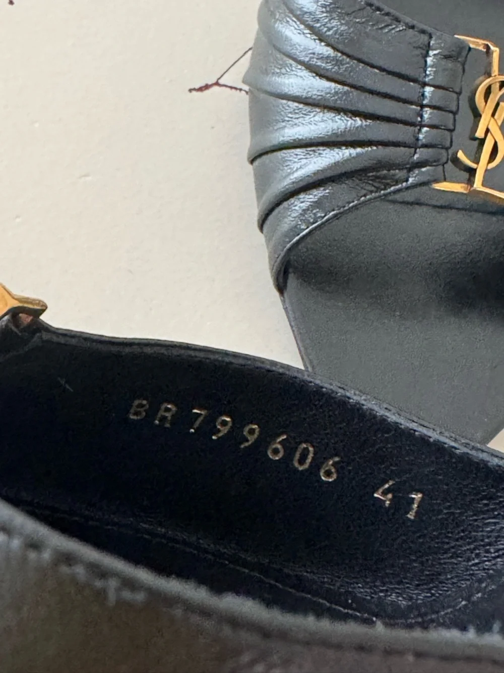 SAINT LAURENT BABYLONE MULES IN SMOOTH LEATHER
BLACK - Picture 6 of 11